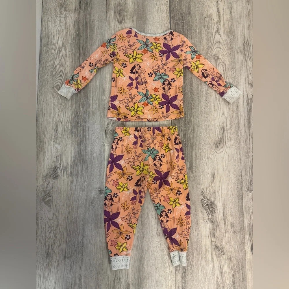 Disney Moana  Peach Floral Long-Sleeve Pajama Set with Multicolor Flowers